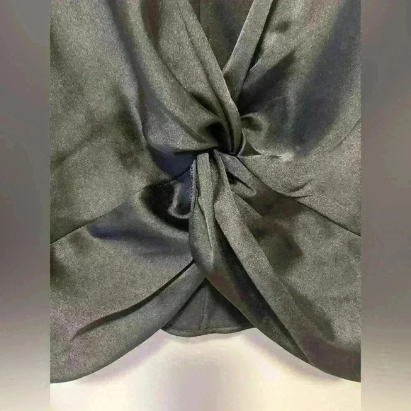 Zara  satin like front knot crop top , sz large - Picture 6 of 9